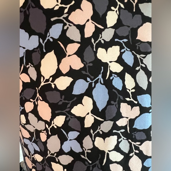 Anne Klein Surplus Faux Wrap Stretch Leaf Print Top Sz S - Picture 9 of 11